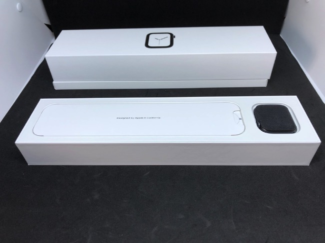 Apple Watch Series4の本体を早速開封