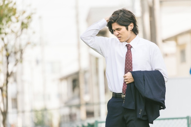 ニオイに悩む男性